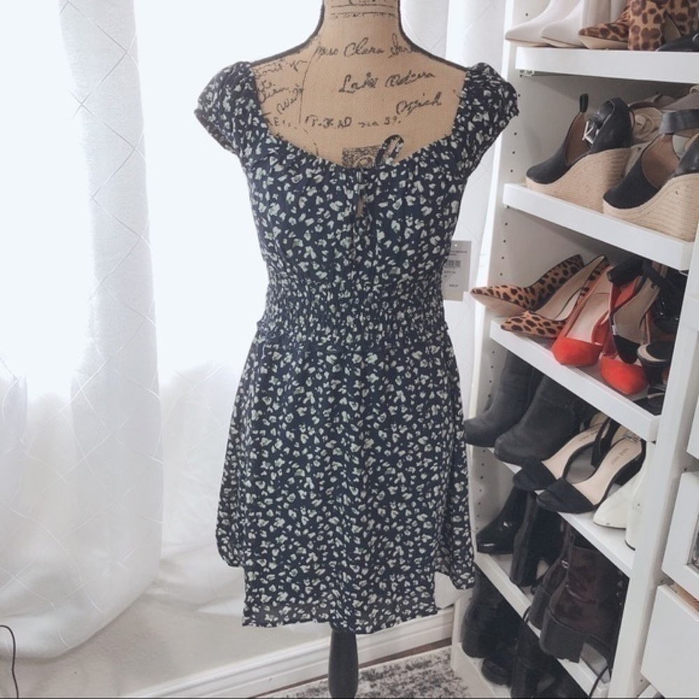Flora dress - Picture 3 of 6